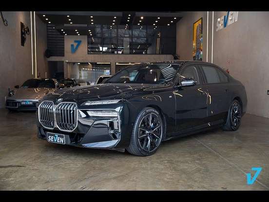 BMW-i7-2023