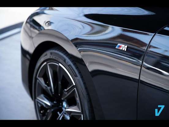 BMW-i7-2023