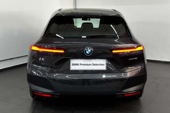 BMW-iX-2024