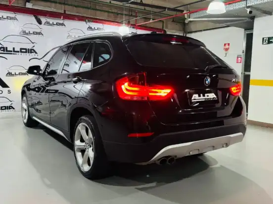 BMW-X1-2.0 16V TURBO GASOLINA SDRIVE20I 4P AUTOMÁTICO BMW-X1-2013