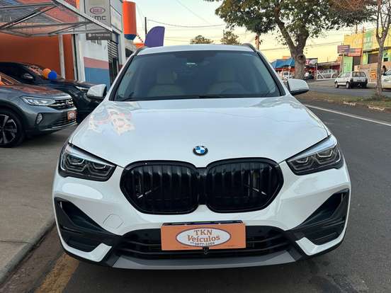BMW-X1-2021