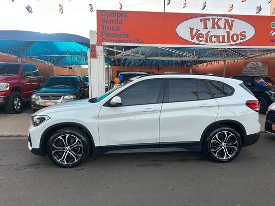 BMW-X1-2021