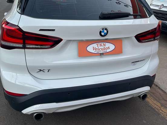 BMW-X1-2021