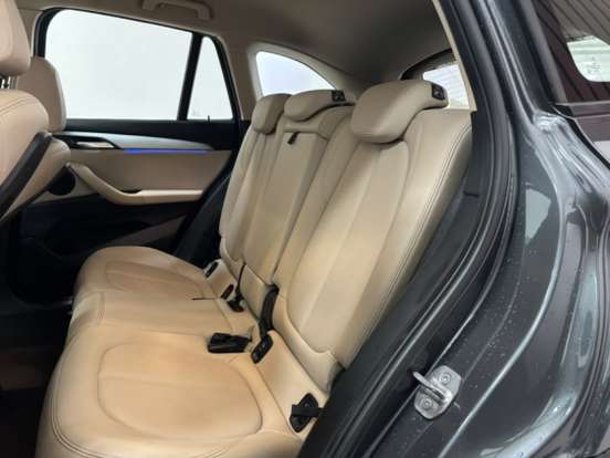 BMW-X1-2021