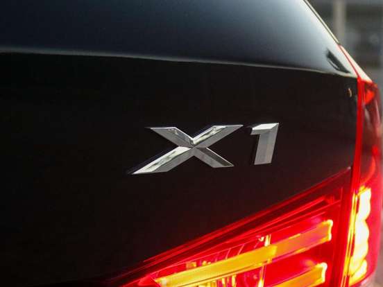 BMW-X1-2.0 16V TURBO ACTIVEFLEX SDRIVE20I X-LINE 4P AUTOMÁTICO BMW-X1-2015