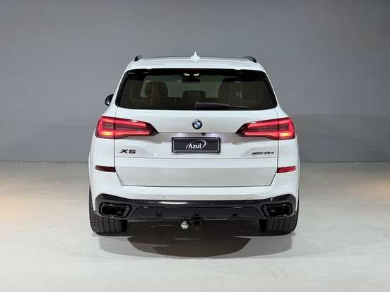 BMW-X5-2021