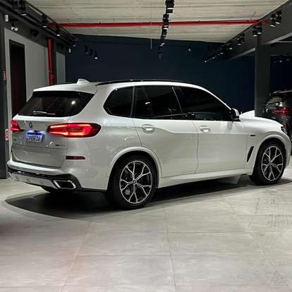BMW-X5-2022