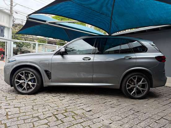 BMW-X5-3.0 I6 TURBO HÍBRIDO XDRIVE50E M SPORT AUTOMÁTICO BMW-X5-2023
