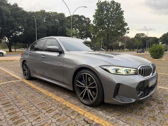 BMW-320i-2023