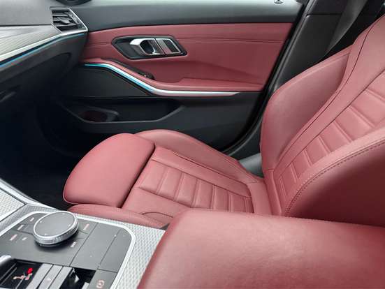 BMW-320i-2023