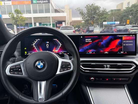 BMW-320i-2023