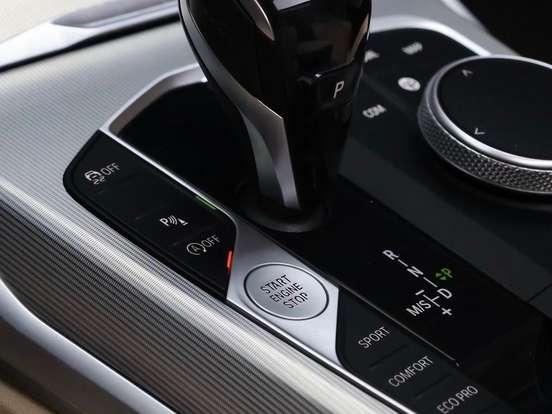 BMW-320i-2.0 16V TURBO GASOLINA SPORT GP AUTOMÁTICO BMW-320i-2019