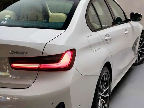 BMW-320i-2.0 16V TURBO GASOLINA SPORT GP AUTOMÁTICO BMW-320i-2019