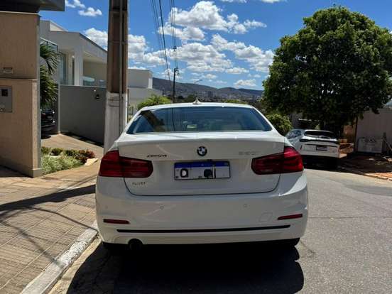 BMW-320i-2.0 SPORT 16V TURBO ACTIVE FLEX 4P AUTOMÁTICO BMW-320i-2018