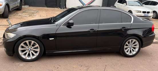 BMW-325i-2011