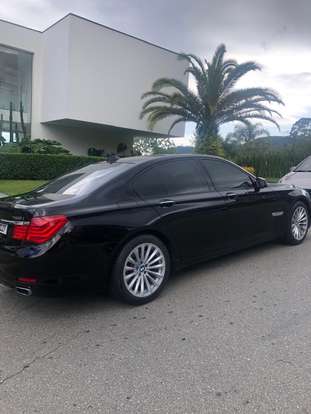 BMW-750i-4.4 SEDAN V8 32V GASOLINA 4P AUTOMÁTICO BMW-750i-2011