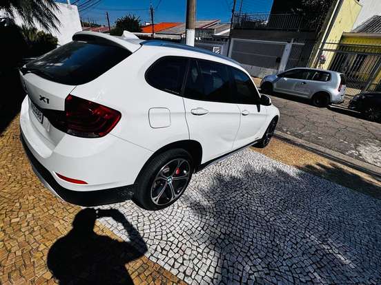 BMW-X1-2.0 16V TURBO GASOLINA SDRIVE20I 4P AUTOMÁTICO BMW-X1-2013