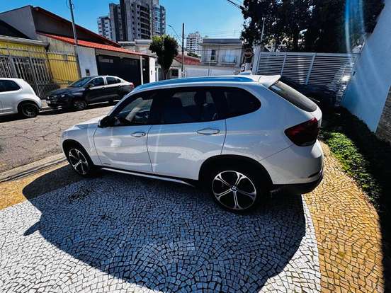 BMW-X1-2.0 16V TURBO GASOLINA SDRIVE20I 4P AUTOMÁTICO BMW-X1-2013