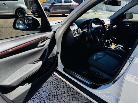 BMW-X1-2013