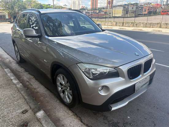 BMW-X1-2012