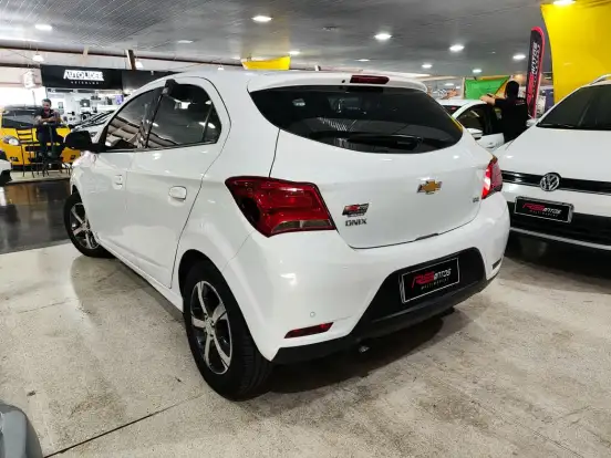 CHEVROLET-ONIX-1.4 MPFI LTZ 8V FLEX 4P AUTOMÁTICO CHEVROLET-ONIX-2018