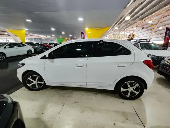 CHEVROLET-ONIX-2018