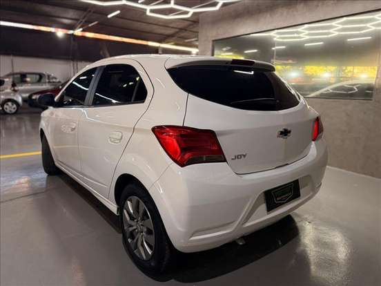 CHEVROLET-ONIX-2021