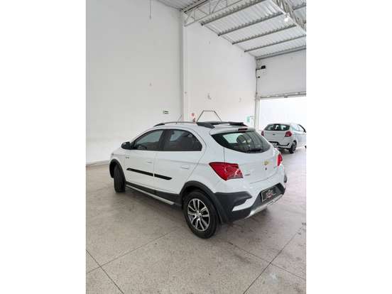 CHEVROLET-ONIX-2016