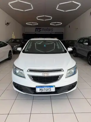 CHEVROLET-PRISMA-2014