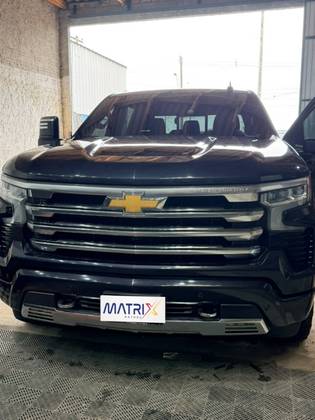 CHEVROLET SILVERADO 5.3 V8 GASOLINA 1500 HIGH COUNTRY 4X4 AUTOMÁTICO