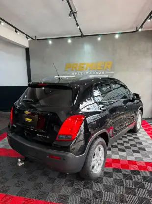 CHEVROLET-TRACKER-2016