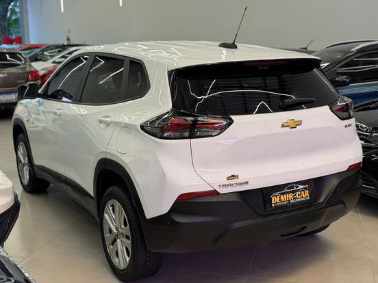CHEVROLET-TRACKER-2025