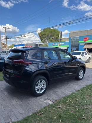 CHEVROLET-TRACKER-2023