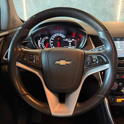 CHEVROLET-TRACKER-2017