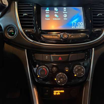 CHEVROLET-TRACKER-2017