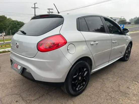 FIAT-BRAVO-1.8 ESSENCE 16V FLEX 4P AUTOMATIZADO FIAT-BRAVO-2013