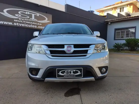 FIAT FREEMONT 2.4 PRECISION 16V GASOLINA 4P AUTOMÁTICO