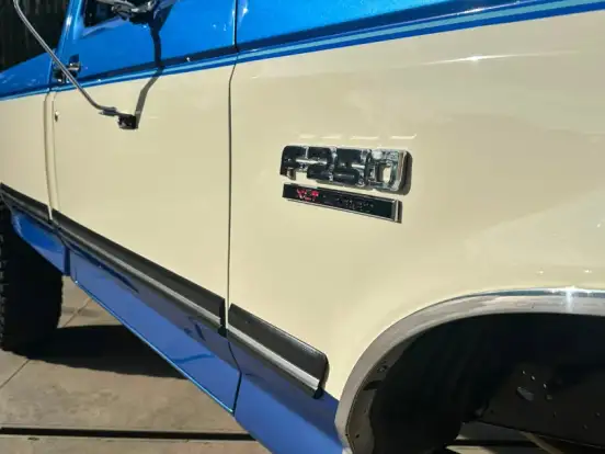 FORD-F-250-7.3 V8 TURBO DIESEL XLT LARIAT 4X4 MANUAL FORD-F-250-1991