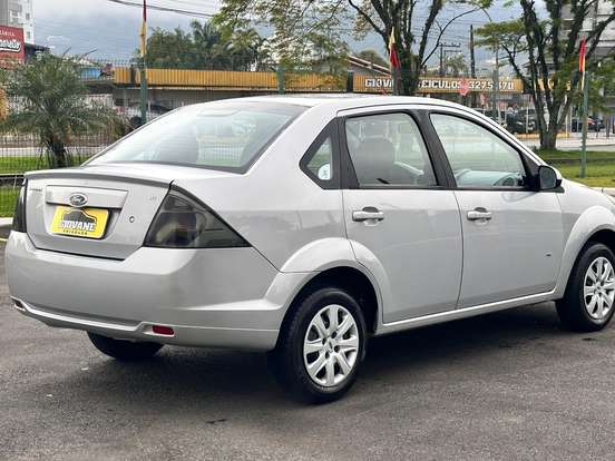 FORD-FIESTA-1.0 ROCAM SE SEDAN 8V FLEX 4P MANUAL FORD-FIESTA-2013
