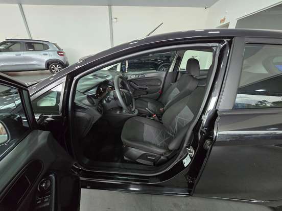 FORD-FIESTA-2014