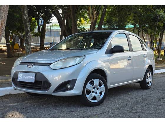 FORD FIESTA 1.6 ROCAM SEDAN 8V FLEX 4P MANUAL