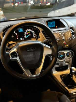 FORD-FIESTA-2015