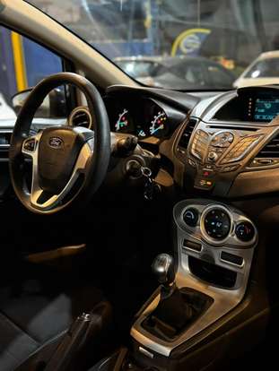 FORD-FIESTA-2015