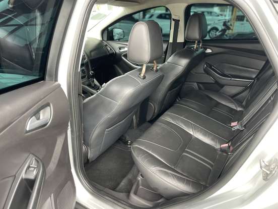 FORD-FOCUS-1.6 SE 16V FLEX 4P MANUAL FORD-FOCUS-2014