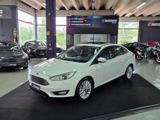 FORD FOCUS 2.0 TITANIUM PLUS FASTBACK 16V FLEX 4P POWERSHIFT