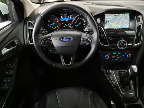 FORD-FOCUS-2.0 TITANIUM PLUS FASTBACK 16V FLEX 4P POWERSHIFT FORD-FOCUS-2016