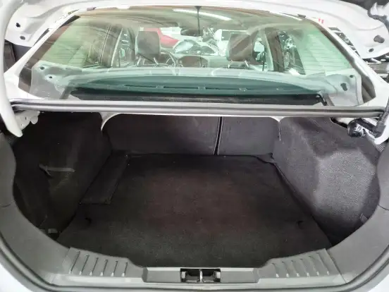 FORD-FOCUS-2.0 TITANIUM PLUS FASTBACK 16V FLEX 4P POWERSHIFT FORD-FOCUS-2016