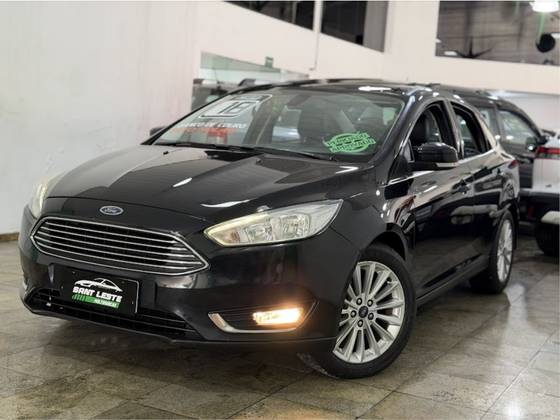 FORD FOCUS 2.0 TITANIUM PLUS FASTBACK 16V FLEX 4P POWERSHIFT
