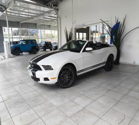 FORD-MUSTANG-2010