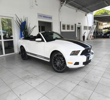 FORD-MUSTANG-2010